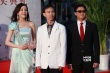 《无间罪》剧组亮相绍兴 主角尚华抹胸长裙惊艳