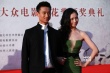 李倩攜手孫銳亮相 胸部薄紗透視裝展性感嫵媚