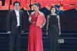 宁静红衣登台喜获最佳女配角 激动狂笑实至名归