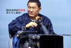 刚刚结束的威尼斯电影节上，日本大导北野武在回答关于3D电影的问题时，十分“诚恳”的表示，3D技术只有情色片才用得着。而如果他看到了香港影片《一路向西》，一定颌首微笑，赞叹导演周耀辉乃是上道之人。事实上，制作胡耀辉的《一路向西》的中国3D数码娱乐有限公司，此前就已经推出了神奇的《3D肉蒲团》，可以说是中国第一家将3D真正与“娱乐”紧密结合的片方。在香港限制级影片已经销声匿迹的今天，3D数码娱乐公司可说是以一己之力，用全新的技术为港产“低俗影片”借尸还魂。