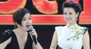小宋佳上臺(tái)頒獎(jiǎng)?wù){(diào)侃李晨 陶晶瑩不甘示弱妙語(yǔ)連珠