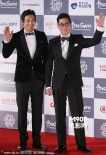 吴智昊、金柱赫两大人气男比帅 同手同脚默契足