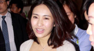 黎姿喜誕小龍女取名Pegella 富豪老公盼子再落空