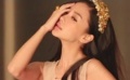 Angelababy最新广告曝光 俏皮女郎也玩复古优雅