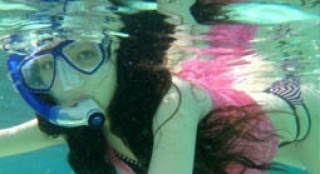 韩雪晒水下性感泳装照 展现曼妙身材宛若美人鱼