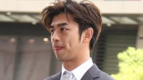 陈柏霖代言吸金人气爆棚 粉丝簇拥围绕险些失控