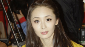 李曼自曝与洪金宝之子洪天照相恋 称与男友不撒娇