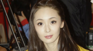 李曼自曝與洪金寶之子洪天照相戀 稱與男友不撒嬌
