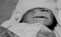 恐怖片《避难所》中文特辑 打造恐怖生物似鬼婴
