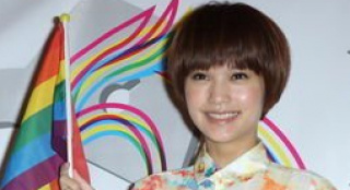 楊丞琳恭喜林依晨再度封后 自稱早已預(yù)言慶功