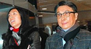 劉松仁再勾已婚富婆風(fēng)流成性 與已婚熟女同游
