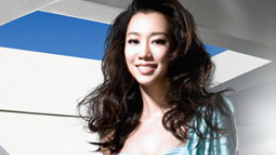 吳辰君大秀深深事業(yè)線 隨蘇有朋返鄉(xiāng)拍片做女強(qiáng)人
