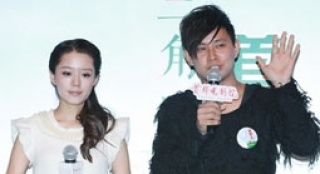 《三角地》在京首映 謝東裕攜楊誠誠再現(xiàn)初戀故事