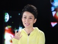 丁柳元擔(dān)任光影星播客 中性裝扮顯知性美人風(fēng)采