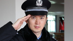 郭家銘為演特警隊長“自殘” 不眠不休保持狀態(tài)