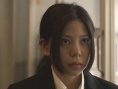 掩耳的女子