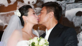 钱嘉乐、汤盈盈注册 奉子成婚当众热吻晒甜蜜