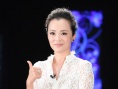 王嘉任光影星主播靓丽活泼 与剧中形象大相径庭