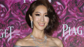 隋棠爆乳細腰踩場 被指控“可怕的人”笑而不答