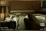 </br>???<strong>出演007電影：《金手指》 1964年</strong></br>???<strong>英國派：</strong>“邦女郎”里的英倫幫可以說是第二大幫派，但女星們往往走著極致路線，要么英氣逼人，要么性感殺人?！疤炷粴C(jī)”里另一位邦女郎則是來自英國的娜奧米·哈里斯，有著同哈莉·貝瑞相同的巧克力膚色，但角色卻是一個想成為與邦德一樣強(qiáng)大的軍情六處特工，柔術(shù)、拳擊、搏擊以及各式武器全部拿下。</br>???相比起娜奧米的男人味兒，另一位英國女星雪莉·伊頓則走了相反的套路，作為當(dāng)時如同夢露般的性感偶像，作為第一個被007害死的邦德女郎，在全身被涂上金漆之后凄慘的窒息而死讓人難以忘懷那香消玉損時的黃金酮體。