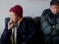 老年男女
