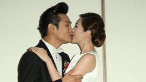 杜德伟婚礼宴客吻娇妻 周华健不舍红包建议晚造人