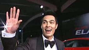 楊佑寧V字手調皮賣萌 任頒獎嘉賓輕松如參加party