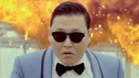 鳥叔中國首秀8分鐘撈錢300萬 上演“搶錢Style”