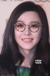 范爷获评年度最美女人 景甜露排骨胸刘晓庆爆乳