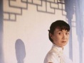 庭院中的女人