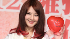 郭靜記性不好跳舞只能兩分鐘 觀眾退票欲露肉補(bǔ)償