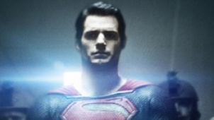 “钢铁之躯”中文预告 超人爆发一飞冲天拯救世界