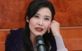 葉玉卿否認(rèn)復(fù)出拍戲?yàn)閮攤?陪女兒逛街秒花萬元