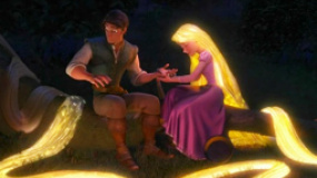 “金发魔女”为真命天子疗伤 阴险女巫欲借刀杀人——《魔发奇缘》