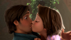 变色龙巧杀老巫婆 情节颠覆公主唤醒“睡美男”——《魔发奇缘》