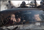 ???杰克遜可以說是應對地震災害最完美的一個形象。他不僅早早嗅到危險的降臨，而且搶在地震爆發(fā)前，把一家人都給撈出了危險地帶。整個過程中，他一邊冷靜地駕車逃逸成功，而且思路清晰的選擇去機場、依靠飛機逃離接下來的第二波災難。當然，要想達到他的高度，除了要有一顆大心臟，還必須苦練車技。