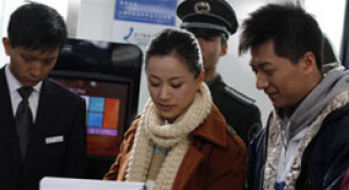 電影《錢伏》熱拍 倪虹潔變身麻辣教師與假幣較真