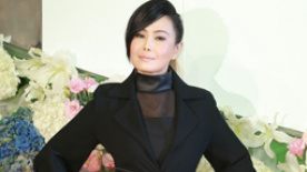 天后江蕙黑衣現(xiàn)身秀美腿 五月連唱七場忙健身