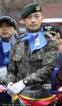 Rain因受罰消瘦顯憔悴 與金泰熙戀情曝光首亮相