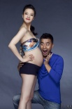 陈龙与孕妻章龄之香艳写真曝光 鬼马表情秀恩爱
