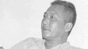 濮存昕主持于是之追思会 一众老艺术家现身哀悼