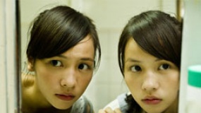 《宝米恰恰》幕后特辑 揭秘一人饰演的双胞胎姐妹