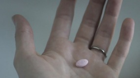 《副作用》中文片段 夢游藥品讓人恢復(fù)往日時光