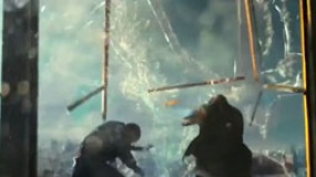 《虎胆龙威5》宣传片 硬汉父子携手在莫斯科战斗