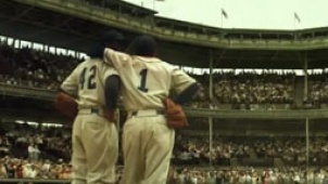 《42号》预告 哈里森·福特上演美国棒球联盟传奇