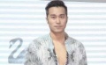 張孝全走秀休閑裝扮小露胸肌 自曝緊張到手足無措