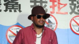 张震岳呼吁大众拒吃鱼翅 实景模拟鲨鱼被捕惨境