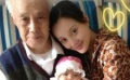 李小璐爺爺懷抱曾孫女出鏡 四世同堂其樂融融