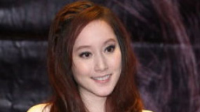 许慧欣大秀E奶拍MV飙高音 恋情甜蜜男友爱相随