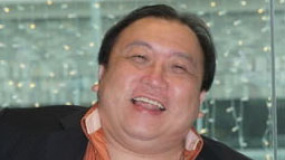 王晶預(yù)計(jì)星爺“西游”破十億 吳君如稱曾志偉像狗